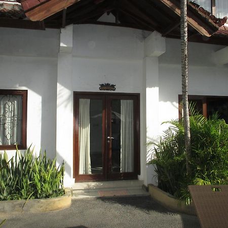 Yuli Bungalows Kuta  Ngoại thất bức ảnh