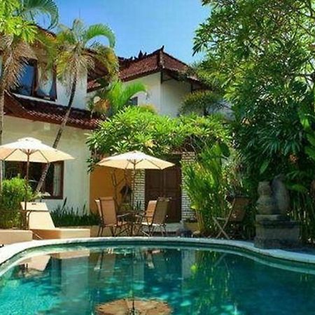 Yuli Bungalows Kuta  Ngoại thất bức ảnh