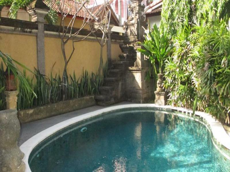 Yuli Bungalows Kuta  Ngoại thất bức ảnh